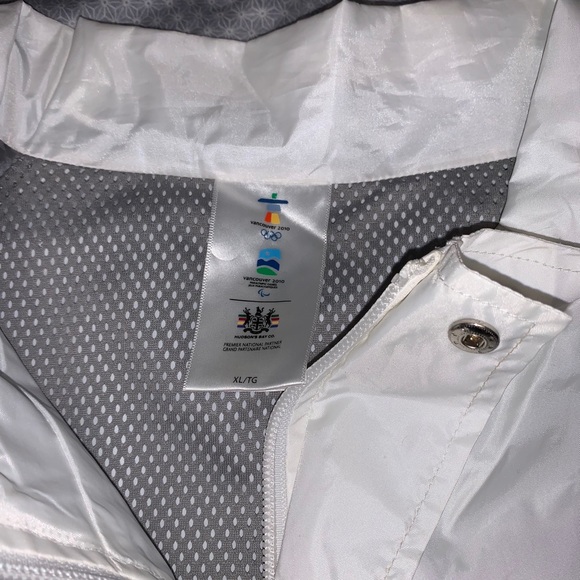 2010VancouverOlympicsTorchRelayRunnerShellJacket - Picture 3 of 6